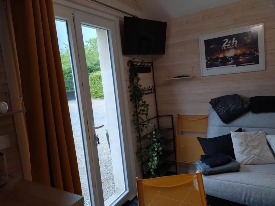 Joli Studio Mezzanine Proche Pole Europeen Yvré-lʼÉvêque Kültér fotó